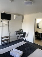 The Seaview Tavern Motel