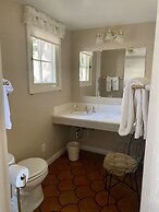 Tioga Lodge At Mono Lake