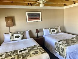 Tioga Lodge At Mono Lake