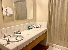 Tioga Lodge At Mono Lake