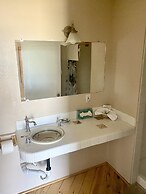 Tioga Lodge At Mono Lake