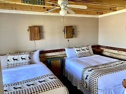 Tioga Lodge At Mono Lake