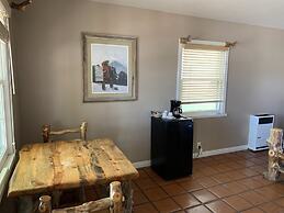 Tioga Lodge At Mono Lake