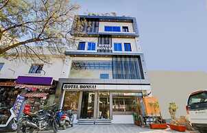 HOTEL BONSAI
