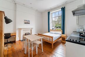 No 4 Georgian Shared House - By Clifton Short Lets