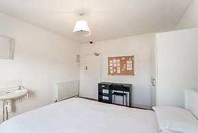 Westbourne Place Townhouse - by Clifton Short Lets