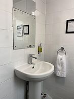 Westbourne Place Townhouse - by Clifton Short Lets