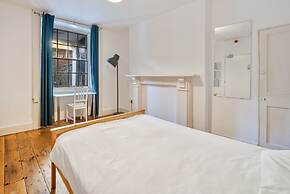 Westbourne Place Townhouse - by Clifton Short Lets