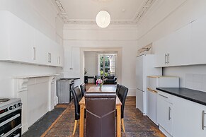 No 4 Georgian Shared House - By Clifton Short Lets