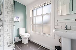 No 4 Georgian Shared House - By Clifton Short Lets