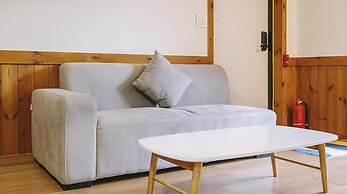 Gyeongju Themandi Pension