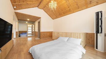 Gyeongju Themandi Pension