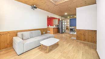 Gyeongju Themandi Pension