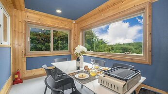 Gyeongju Themandi Pension