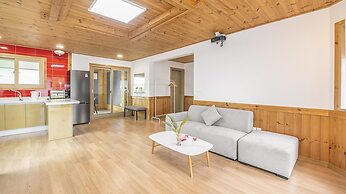 Gyeongju Themandi Pension