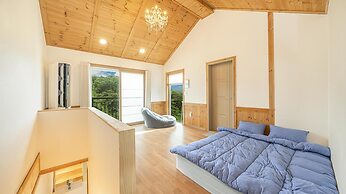 Gyeongju Themandi Pension