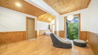 Gyeongju Themandi Pension