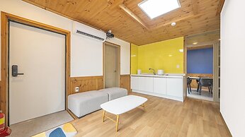 Gyeongju Themandi Pension