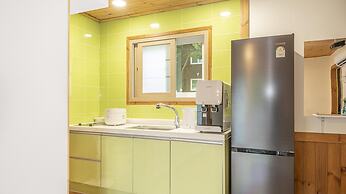 Gyeongju Themandi Pension