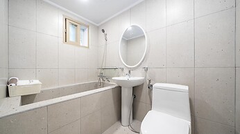 Gyeongju Themandi Pension