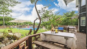 Gyeongju Themandi Pension