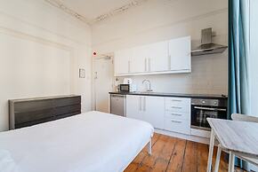 Westbourne Place Rooms - by Clifton Short Lets