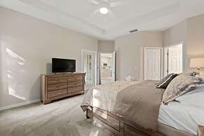 Gold Rest at Calabay Parc Tower Lake by Shine Villas 412