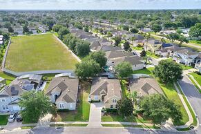 Gold Rest at Calabay Parc Tower Lake by Shine Villas 412