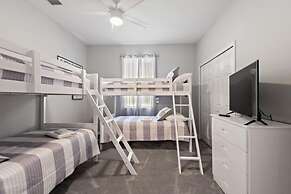 Gold Rest at Calabay Parc Tower Lake by Shine Villas 412