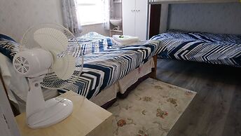 Renovated 4-bed Home, Sleeps 9 With Parking & Spa