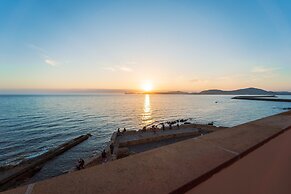 Sea Front Terrace Marco Polo