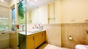 BluO 1BHK - DLF Galleria | BathTub, Balcony, Suite