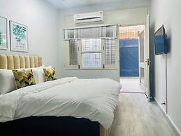 BluO 1BHK - DLF Galleria | Balcony, Suite