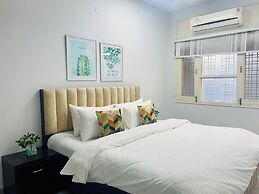 BluO 1BHK - DLF Galleria | Balcony, Suite