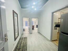 BluO 1BHK - DLF Galleria | Balcony, Suite