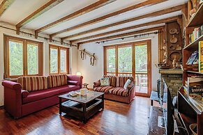 Asteria 29 (skiing nearby)