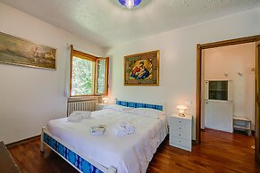 Asteria 29 (skiing nearby)