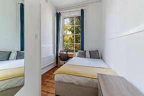 No 13 Georgian Shared House - By Clifton Short Lets