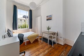 No 13 Georgian Shared House - By Clifton Short Lets