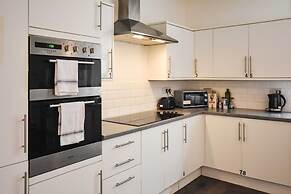 No 13 Georgian Shared House - By Clifton Short Lets
