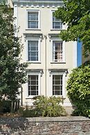 No 13 Georgian Shared House - By Clifton Short Lets