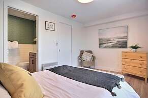 Unique & Sunny Top Floor Old Quebec Gem