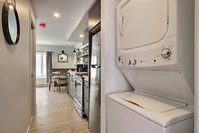 Unique & Sunny Top Floor Old Quebec Gem