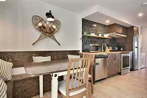 Unique & Sunny Top Floor Old Quebec Gem