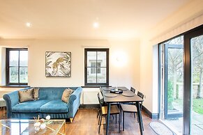 Northern Hideaways Apple Store, Ellingham