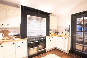 Northern Hideaways Apple Store, Ellingham