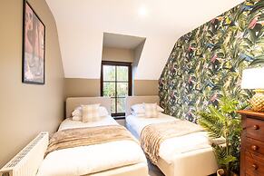 Northern Hideaways Apple Store, Ellingham