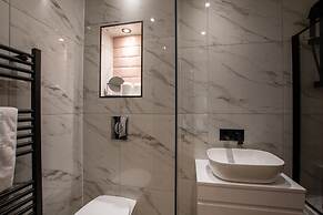 Northern Hideaways Apple Store, Ellingham