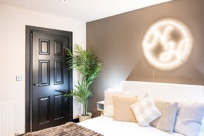 Northern Hideaways Apple Store, Ellingham