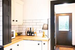 Northern Hideaways Apple Store, Ellingham